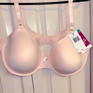 NWT. Olga’s “No Side Effects” Bra with underwire. Color is Rosewater, Size 42D.
